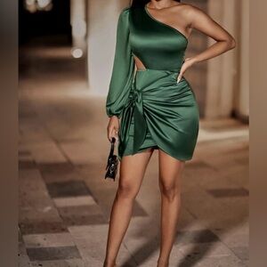 Elegant Green One-Shoulder Dress